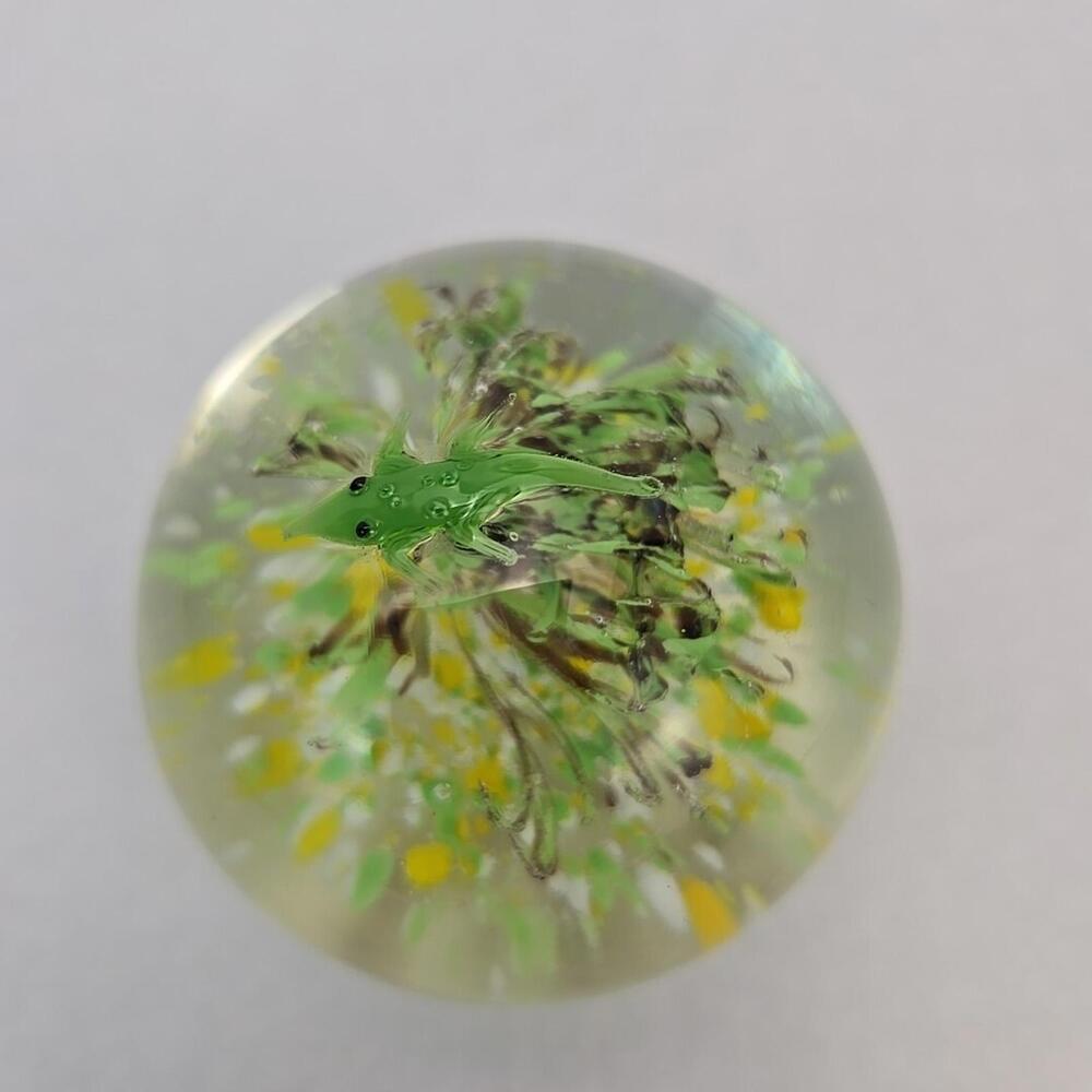 Vtg Art Glass Paper Weight With Green Shrimp Yellow, White & Green Brown Swirl - Picture 2 of 15